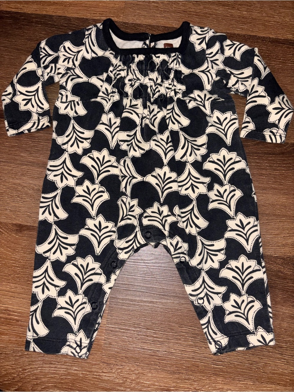 Tea Collection Black & Cream Floral-Print Long-Sleeve Romper